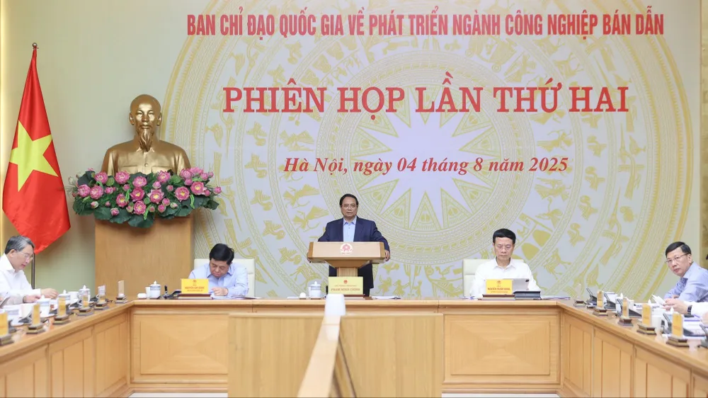 Thủ tướng Phạm Minh Chính chủ trì họp Ban chỉ đạo quốc gia về phát triển ngành công nghiệp bán dẫn