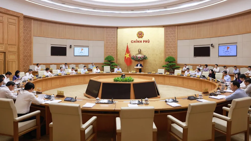 Chính phủ ban hành nghị quyết phấn đấu tăng trưởng GDP năm 2025 đạt 8,3 - 8,5%