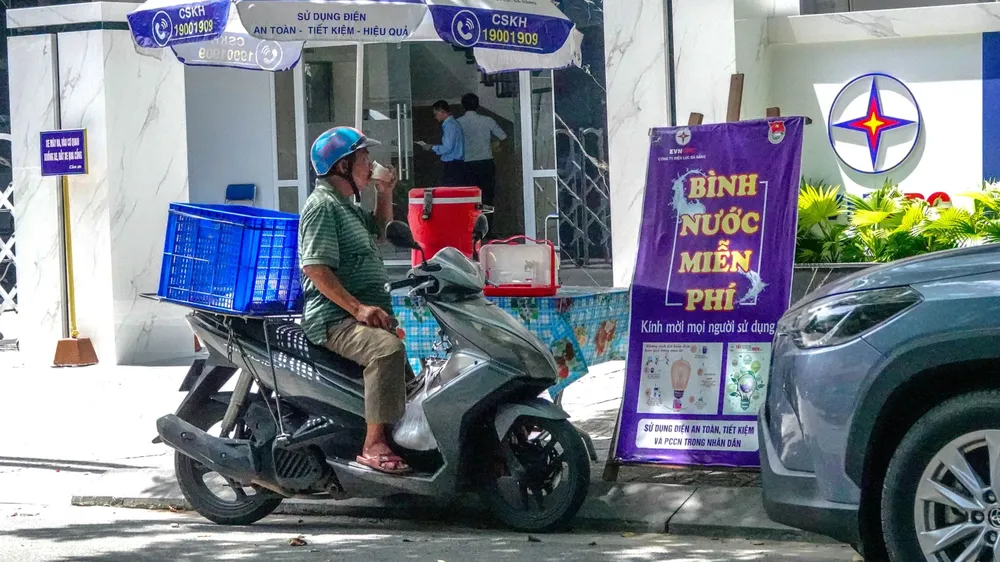 Bình nước miễn phí giữa lòng Đà Nẵng
