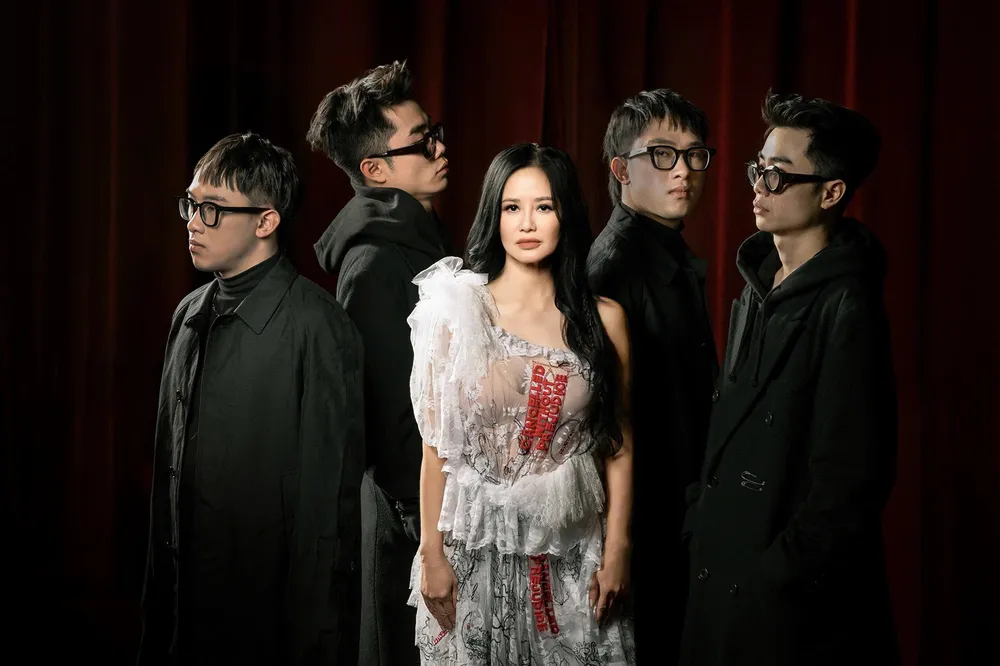 CN3 xem nghe doc.jpg