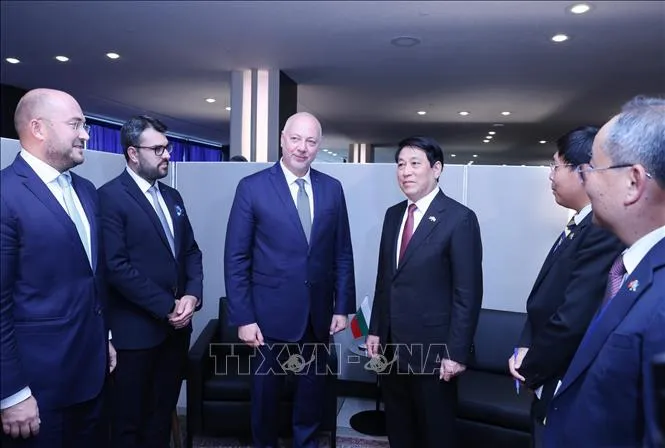 Chủ tịch nước Lương Cường gặp Thủ tướng Bulgaria Rosen Zhelyazkov. Ảnh: TTXVN