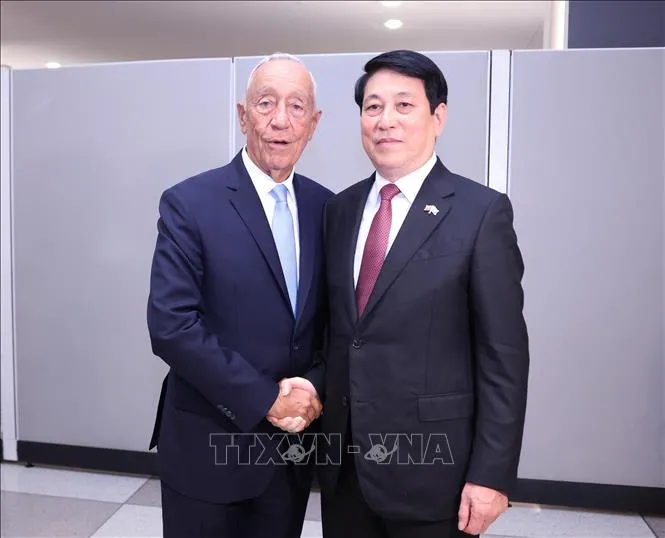 Chủ tịch nước Lương Cường gặp Tổng thống Bồ Đào Nha Marcelo Rebelo de Sousa. Ảnh: TTXVN