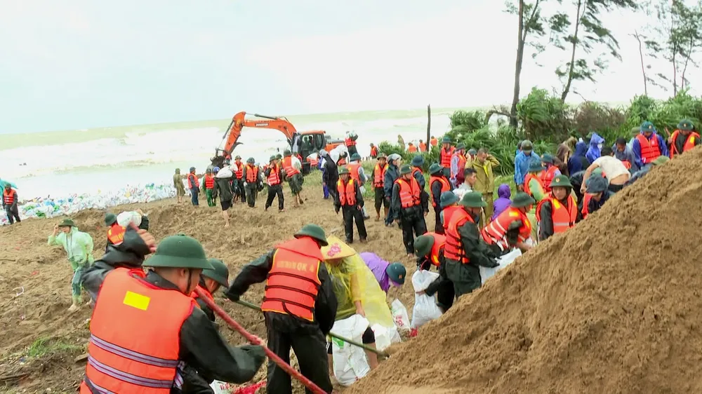 Triển khai đồng bộ các biện pháp ứng phó hình thái thiên tai kép