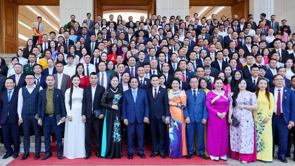 Thủ tướng Phạm Minh Chính gặp mặt đại diện doanh nghiệp, doanh nhân tiêu biểu toàn quốc, chiều 9-10. Ảnh: VIẾT CHUNG