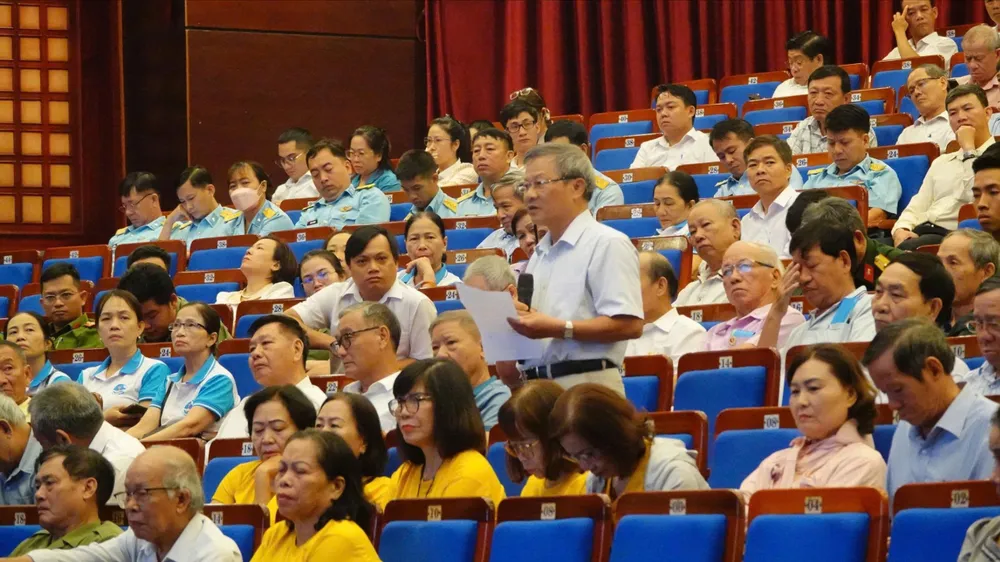 Đoàn đại biểu Quốc hội TP Đà Nẵng có buổi tiếp xúc cử tri trước kỳ họp thứ 10, Quốc hội khóa XV vào ngày 3-10, tại nhà hát Trưng Vương