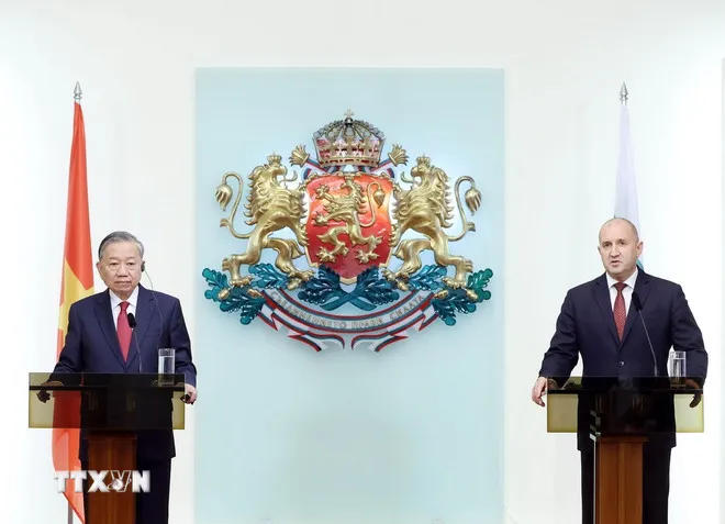 Tổng Bí thư Tô Lâm và Tổng thống Bulgaria Rumen Radev tại cuộc gặp gỡ báo chí. Ảnh: TTXVN