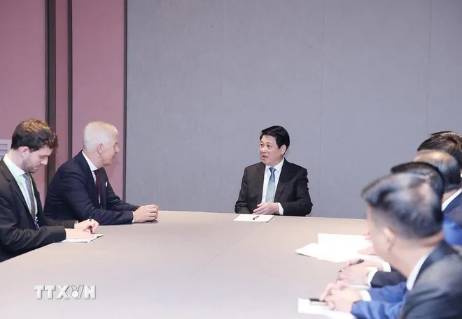 Chủ tịch nước Lương Cường tiếp Tổng Thư ký Phòng Thương mại quốc tế (ICC) John W.H. Denton AO. Ảnh: TTXVN