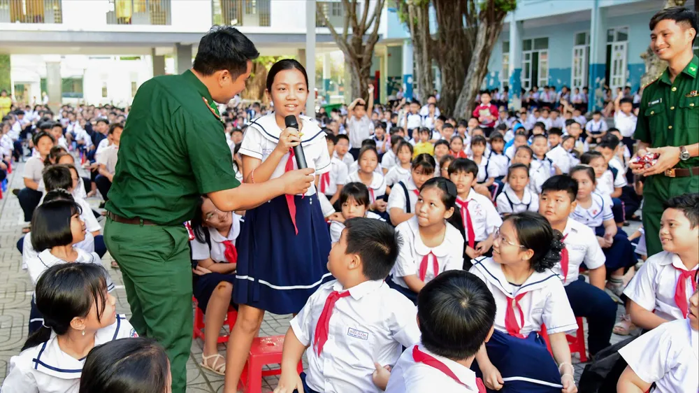 “Thắp lửa” truyền thống Quân đội Nhân dân Việt Nam trong thế hệ trẻ