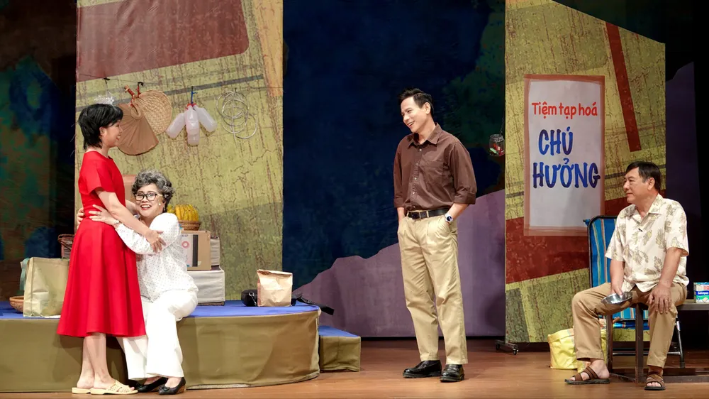 Vở kịch "Hẹn nhau ở cuối con đường" của sân khấu Hoàng Thái Thanh, sáng đèn suất diễn đặc biệt vào tối 4-1-2026 và vào Tết Bính Ngọ 2026 (ẢNH: THÚY BÌNH)