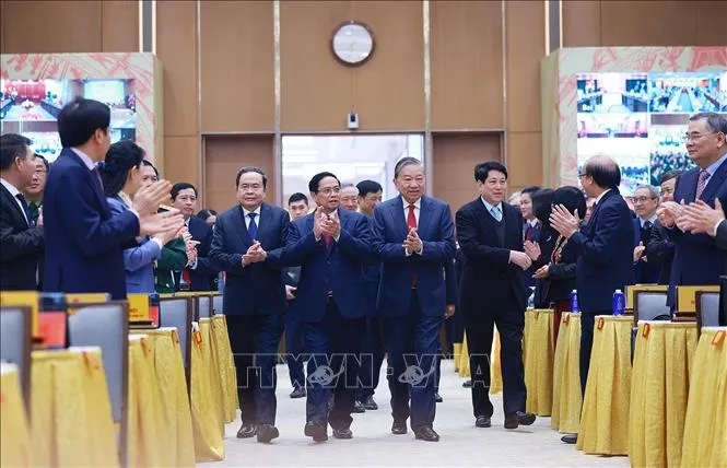 Thủ tướng Phạm Minh Chính đón Tổng Bí thư Tô Lâm; Chủ tịch nước Lương Cường; Chủ tịch Quốc hội Trần Thanh Mẫn đến dự hội nghị. Ảnh: TTXVN