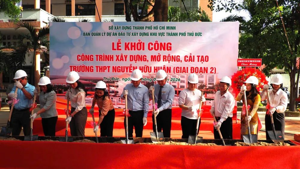 Nghi lễ khởi công công trình xây dựng, mở rộng, cải tạo Trường THPT Nguyễn Hữu Huân giai đoạn 2