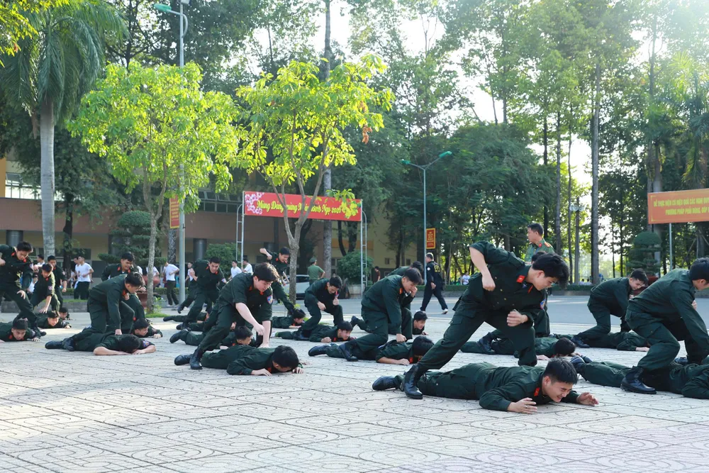 thực hành các động tác đánh bắt.jpg