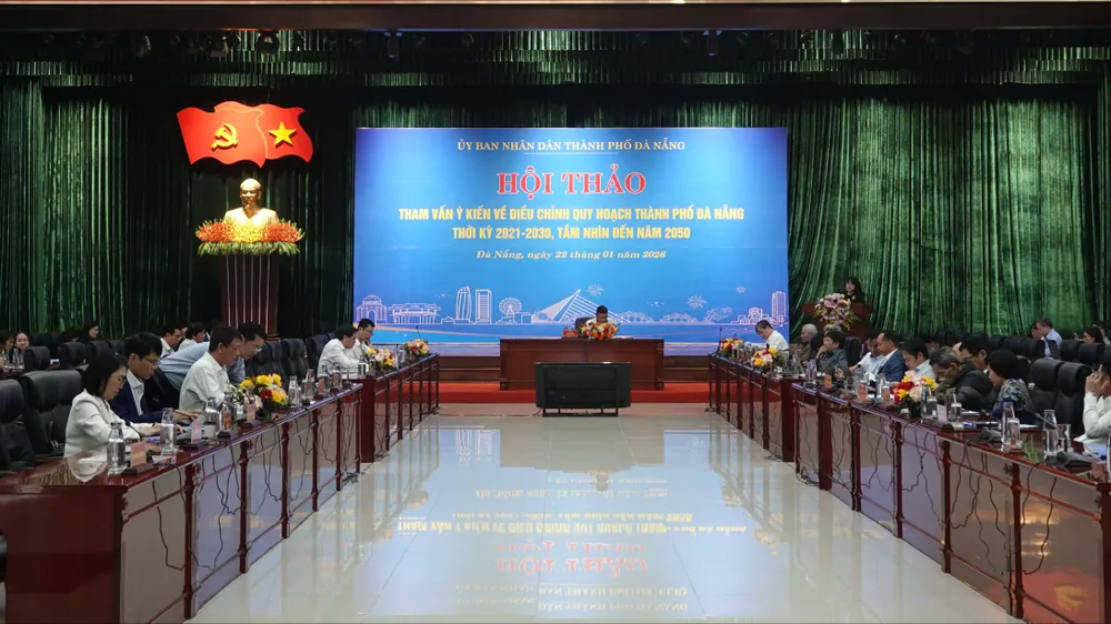 TP Đà Nẵng tiếp tục diễn ra hội thảo tham vấn ý kiến về điều chỉnh Quy hoạch TP Đà Nẵng thời kỳ 2021-2030, tầm nhìn đến năm 2050 liên quan hạ tầng, ngày 22-1. Ảnh: XUÂN QUỲNH