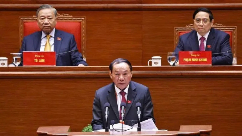 Bộ trưởng Bộ VH-TT-DL Nguyễn Văn Hùng trình bày tham luận tại đại hội, chiều 21-1. Ảnh: VIẾT CHUNG