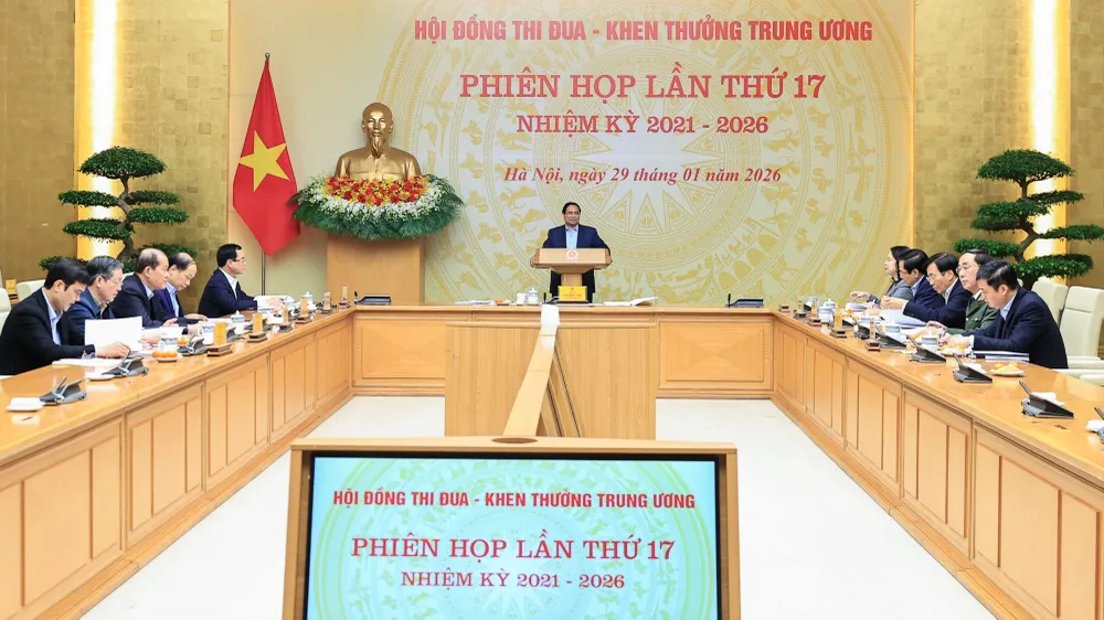 Thủ tướng Phạm Minh Chính, Chủ tịch Hội đồng Thi đua - Khen thưởng Trung ương, chủ trì phiên họp lần thứ 17 của Hội đồng nhiệm kỳ 2021-2026. Ảnh: VIẾT CHUNG 