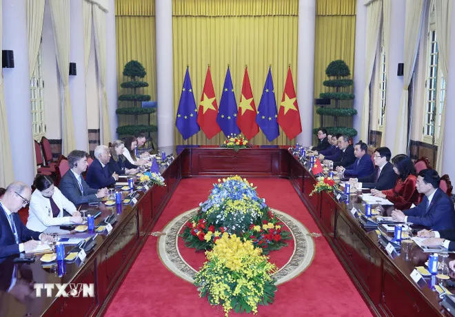 Chủ tịch nước Lương Cường và Chủ tịch Hội đồng châu Âu António Costa tiến hành hội đàm. Ảnh: TTXVN