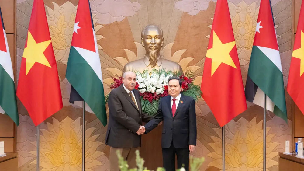 Chủ tịch Quốc hội Trần Thanh Mẫn chủ trì lễ đón chính thức Chủ tịch Hạ viện Vương quốc Hashemite Jordan Mazen Turki El Qadi. Ảnh: QUANG PHÚC