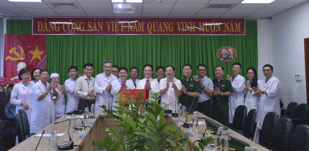 Đồng chí Đặng Minh Thông thăm, chúc tết Bệnh viện Đa khoa Vũng Tàu