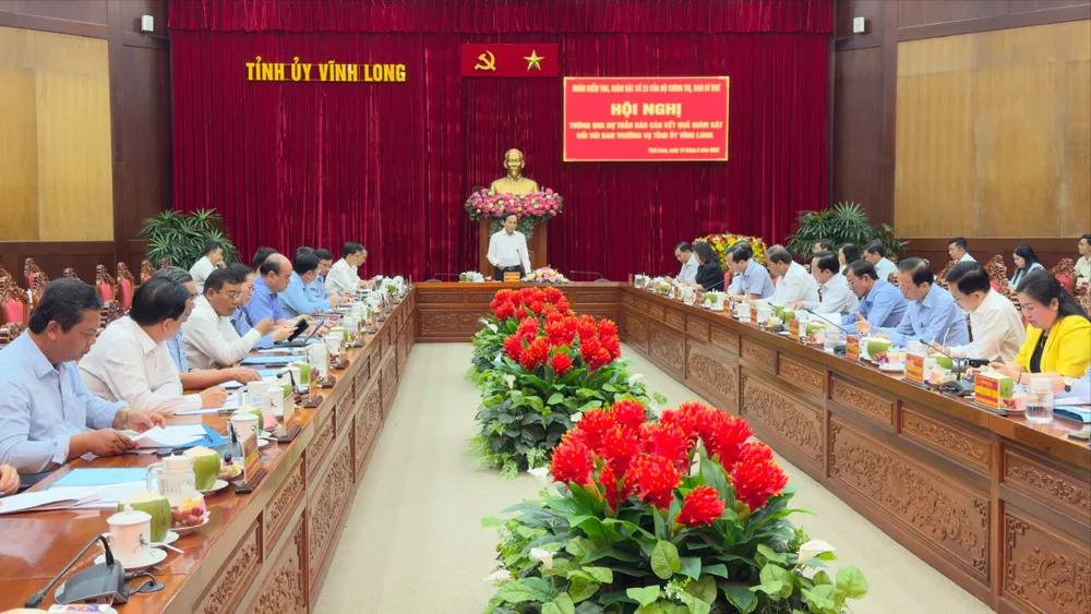Đoàn Kiểm tra, giám sát số 23 của Bộ Chính trị, Ban Bí thư do đồng chí Trần Lưu Quang, Ủy viên Bộ Chính trị, Bí thư Thành ủy TPHCM làm trưởng đoàn, làm việc với tỉnh Vĩnh Long