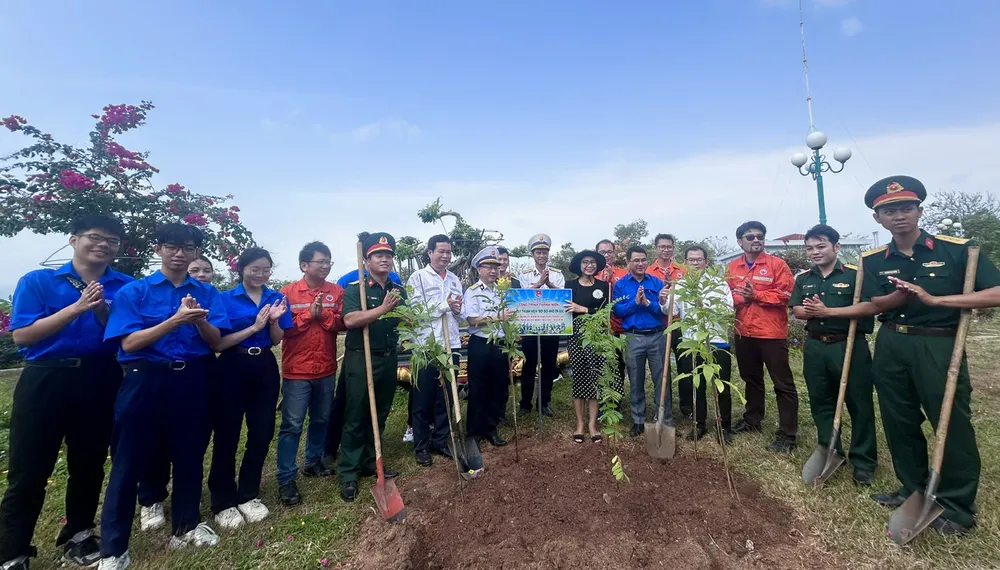 Lễ phát động công trình Thanh niên trồng cây đời đời nhớ ơn Bác Hồ giai đoạn 2025-2030 với chủ đề “Tuổi trẻ xung kích, tình nguyện vì cuộc sống cộng đồng”. Ảnh: HQ Online