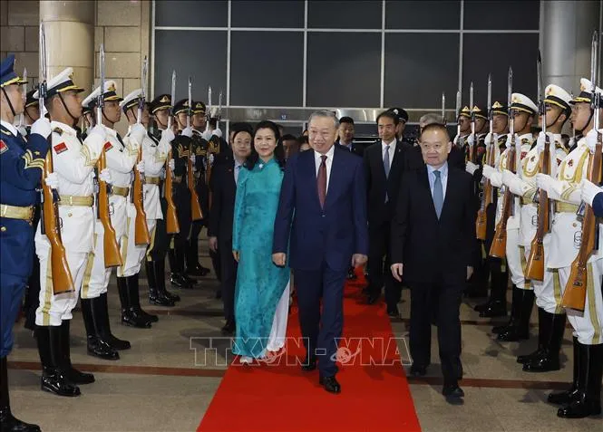 Lễ tiễn Tổng Bí thư, Chủ tịch nước Tô Lâm và Phu nhân tại ga Bắc Kinh Tây, Thủ đô Bắc Kinh. Ảnh: TTXVN