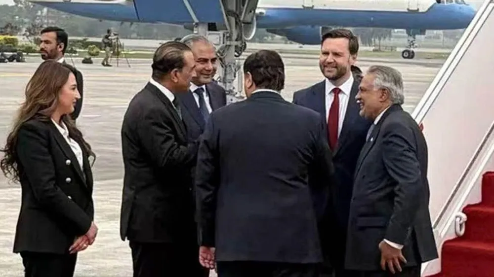 Phó Tổng thống Mỹ JD Vance đến Pakistan tham gia đàm phán với Iran, ngày 11-4. Ảnh: XINHUA 