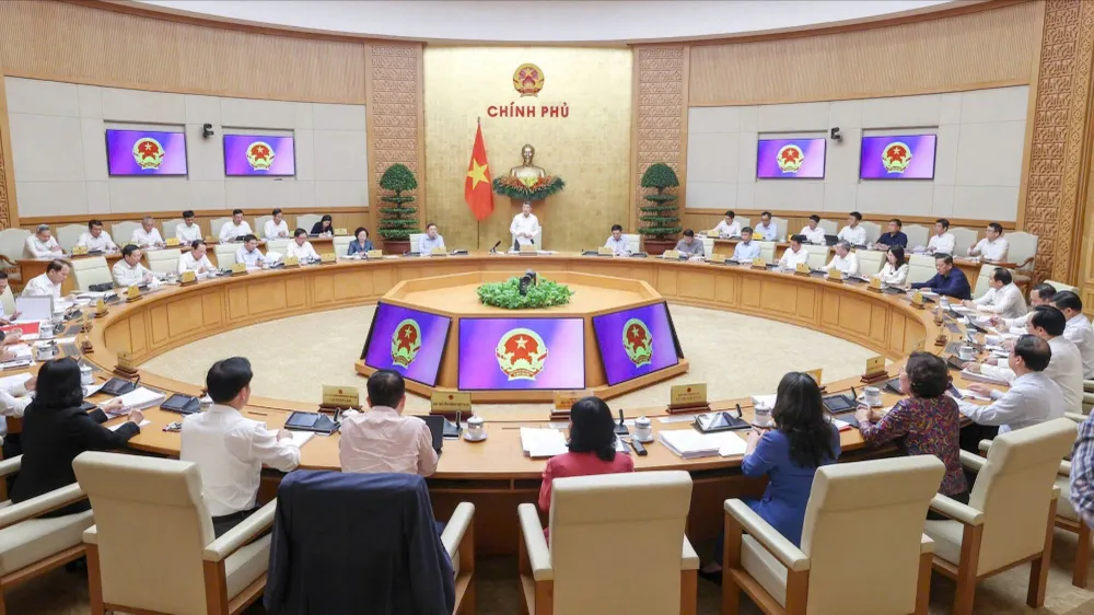 Thủ tướng Lê Minh Hưng chủ trì phiên họp Chính phủ thường kỳ tháng 4, chiều 4-5. Ảnh: VIẾT CHUNG