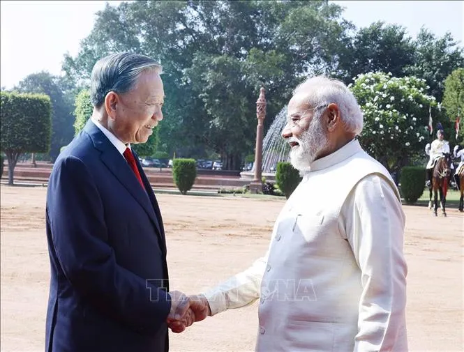 Thủ tướng Ấn Độ Narendra Modi đón Tổng Bí thư, Chủ tịch nước Tô Lâm. Ảnh: TTXVN