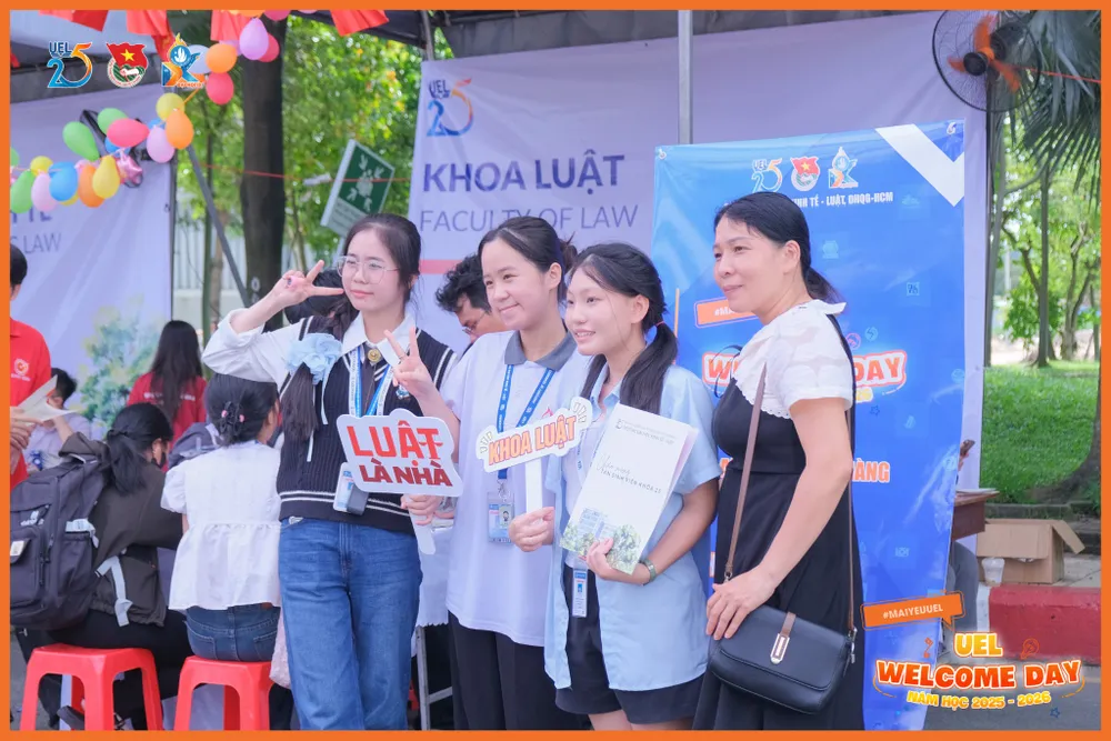 Tân sinh viên Trường ĐH Kinh tế - Luật (ĐHQG TPHCM) nhập học năm 2026.jpg