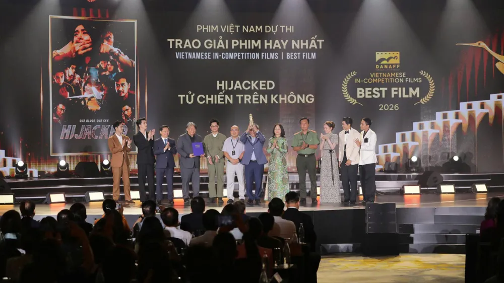 Phim "Tử chiến trên không" đoạt giải "Phim hay nhất" ở hạng mục "Phim Việt Nam dự thi"