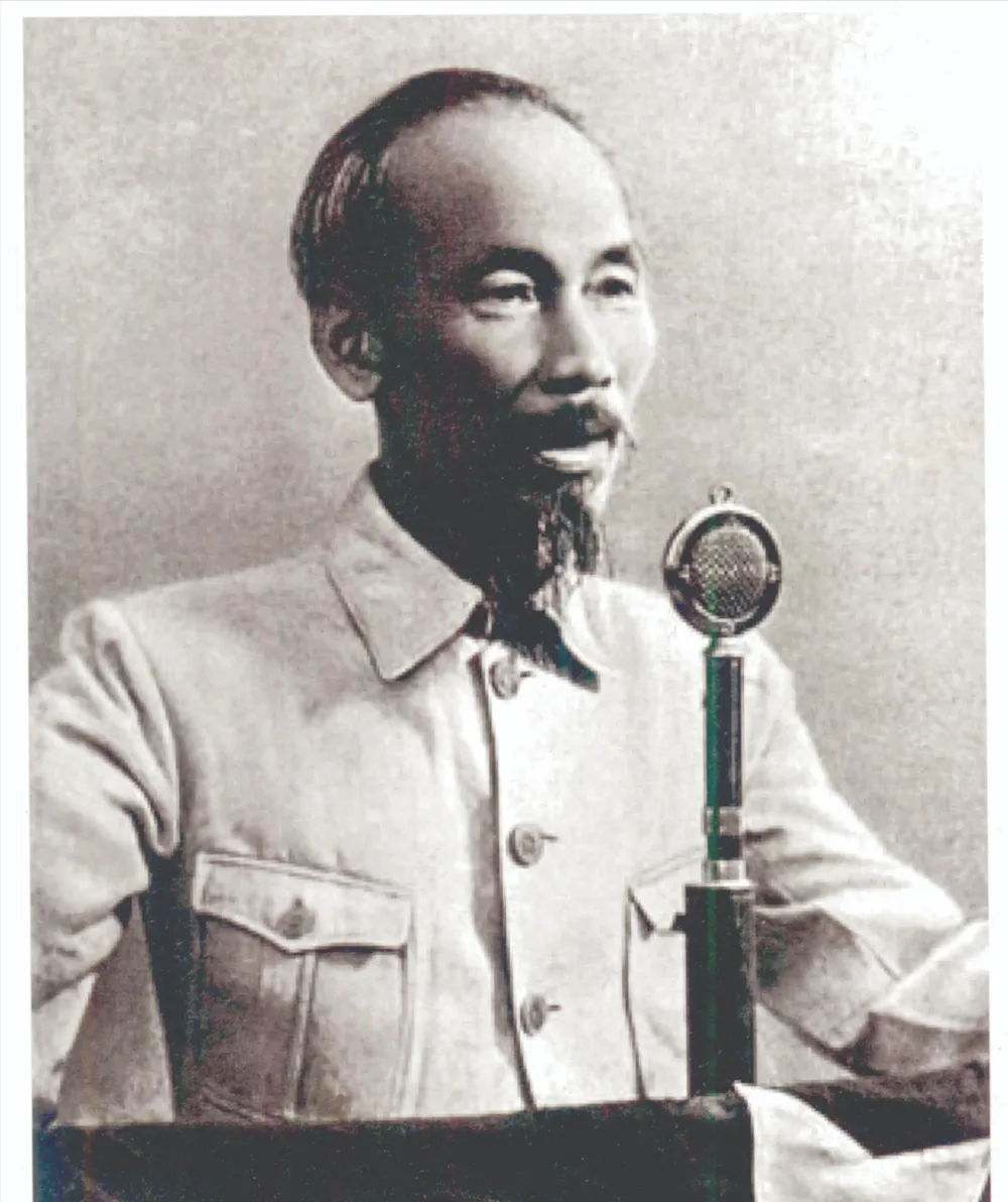 Chủ tịch Hồ Chí Minh đọc Tuyên ngôn độc lập khai sinh ra nước Việt Nam Dân chủ Cộng hòa (2-9-2945). Ảnh TL.jpg