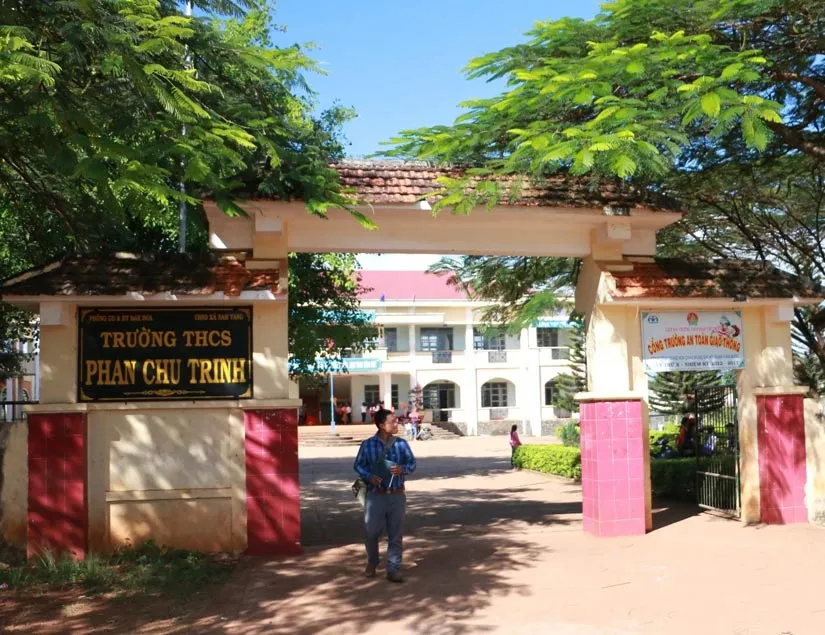 Trường THCS Phan Chu Trinh