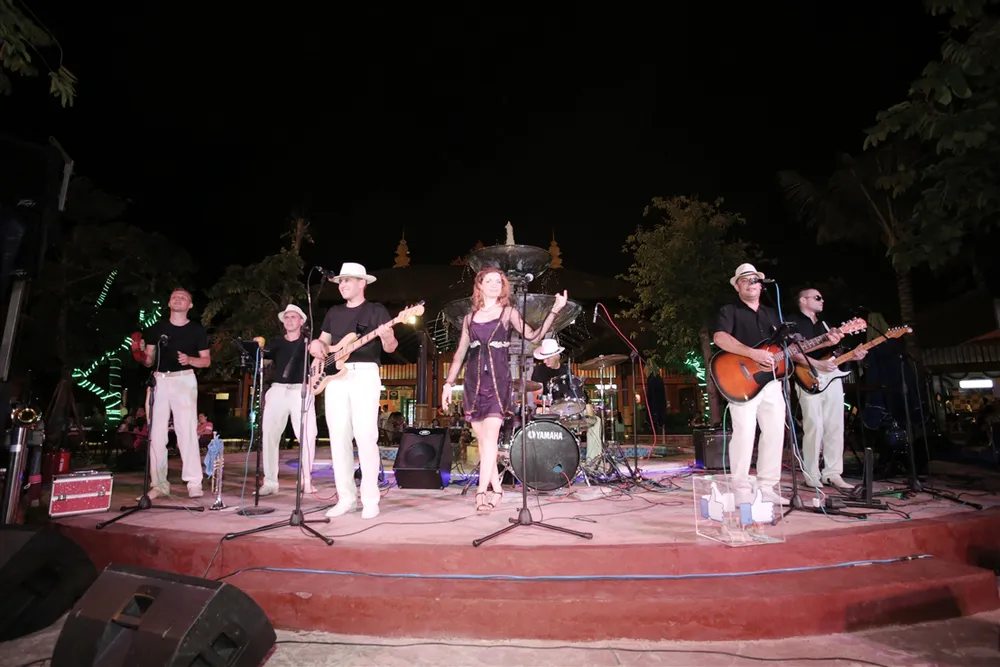 Chỉ với 150 ngàn đồng, sinh viên được vui chơi không giới hạn tại Sun World Danang Wonders ảnh 3