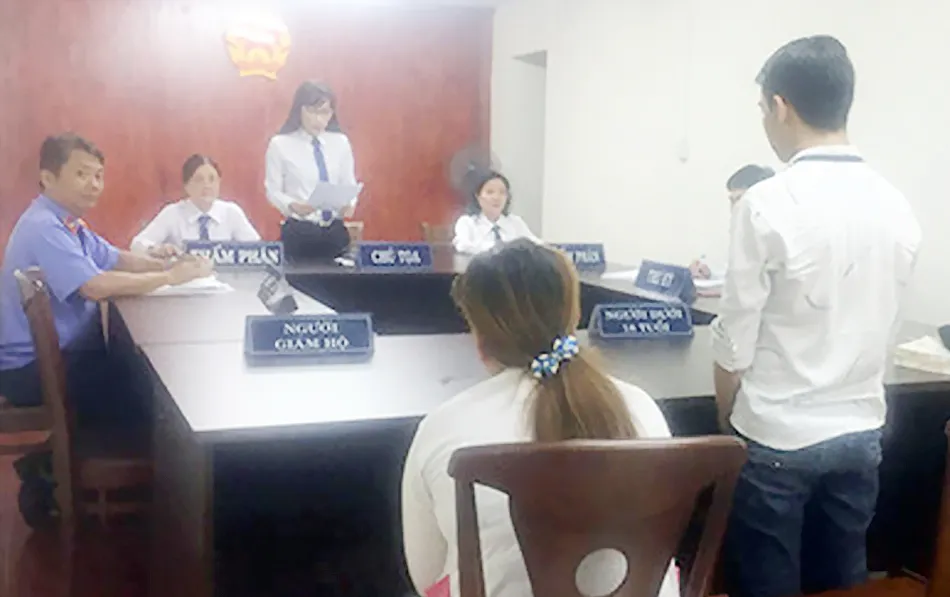 Phiên xử đầu tiên của Tòa Gia đình và người chưa thành niên TAND TPHCM        . Ảnh: ÁI CHÂN