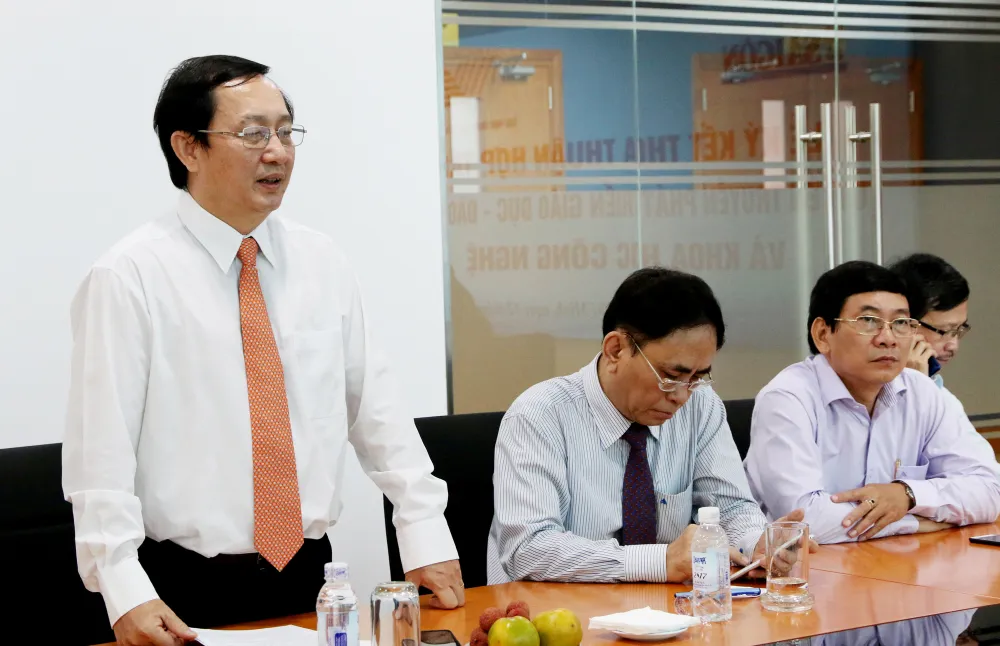 Báo SGGP và ĐH Quốc gia TPHCM hợp tác tuyên truyền phát triển giáo dục ảnh 2