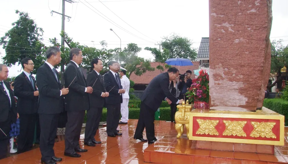 Mối quan hệ gắn kết giữa Việt Nam - Lào là tài sản vô giá của hai dân tộc ảnh 1