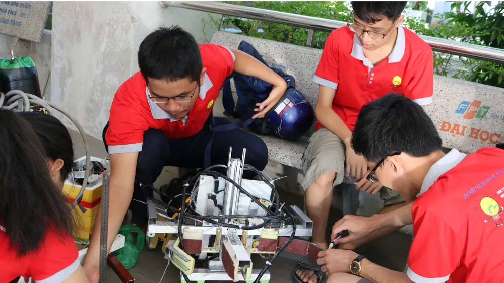 Cuộc thi sáng tạo robot dành cho học sinh trung học phổ thông Đà Nẵng mở rộng ảnh 2