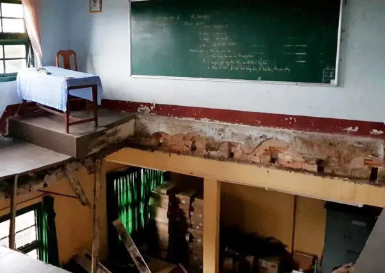 Xem clip sập sàn phòng học, 10 học sinh nhập viện ảnh 2