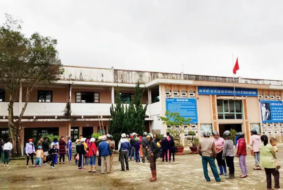 Xem clip sập sàn phòng học, 10 học sinh nhập viện ảnh 5