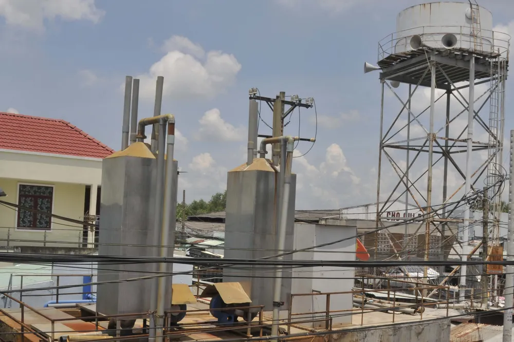 Hệ thống khai thác nước ngầm tại xã Quy Đức, huyện Bình Chánh                                                                                                 . Ảnh: THÀNH TRÍ