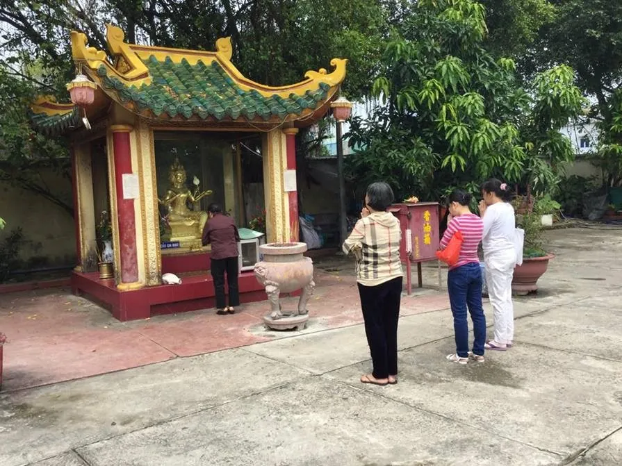 Du khách đến với Tượng Phật bốn mặt tại Thái Lan ảnh 3