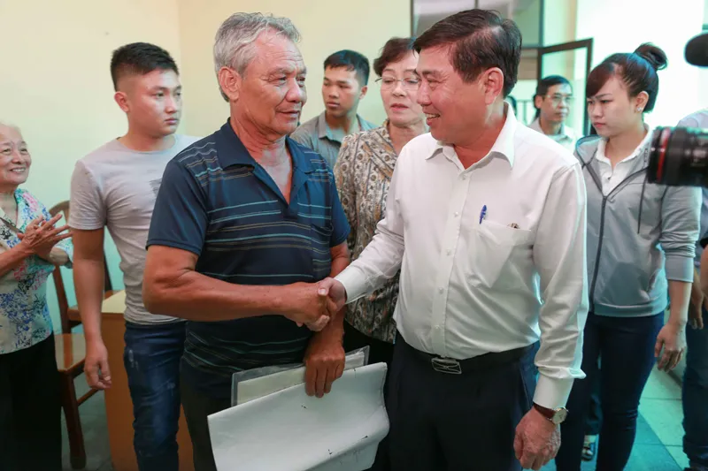 Chủ tịch UBND TPHCM Nguyễn Thành Phong: “Tận đáy lòng, tôi xin lỗi người dân Thủ Thiêm” ảnh 1