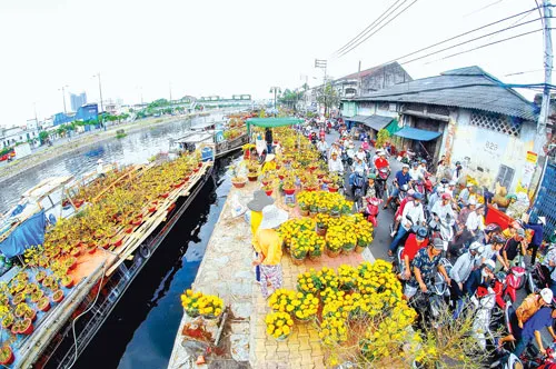 Một góc chợ nổi quận 8, TPHCM. Ảnh: LONG THANH Một góc chợ nổi quận 8, TPHCM. Ảnh: LONG THANH