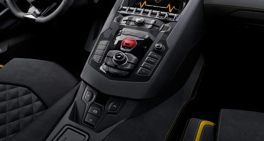 Lamborghini Aventador S - bò tót bất kham trên đường đua ảnh 1