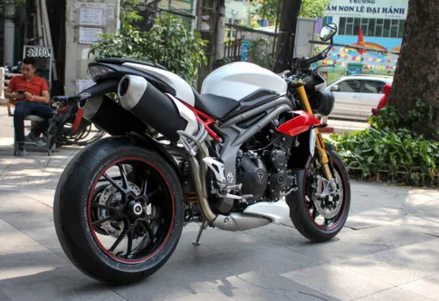 ‘Chiến binh đường phố’ Triumph Speed Triple R 2017 về Việt Nam - ảnh 8
