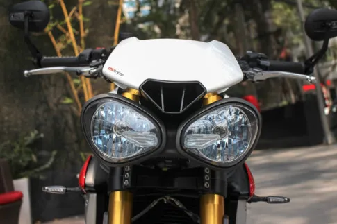 ‘Chiến binh đường phố’ Triumph Speed Triple R 2017 về Việt Nam - ảnh 3