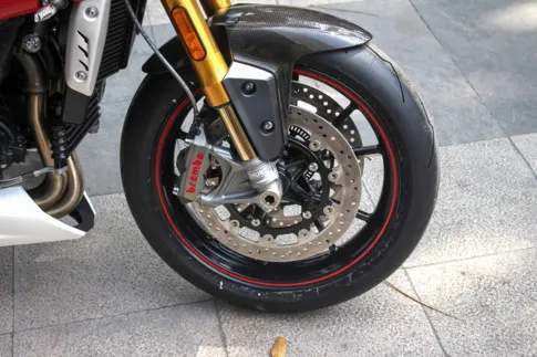 ‘Chiến binh đường phố’ Triumph Speed Triple R 2017 về Việt Nam - ảnh 6