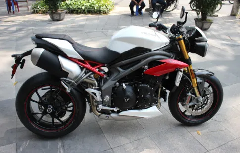 ‘Chiến binh đường phố’ Triumph Speed Triple R 2017 về Việt Nam - ảnh 2
