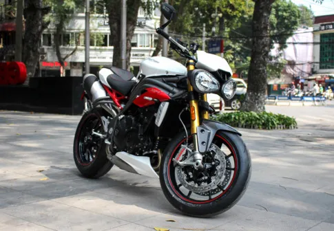 ‘Chiến binh đường phố’ Triumph Speed Triple R 2017 về Việt Nam - ảnh 1