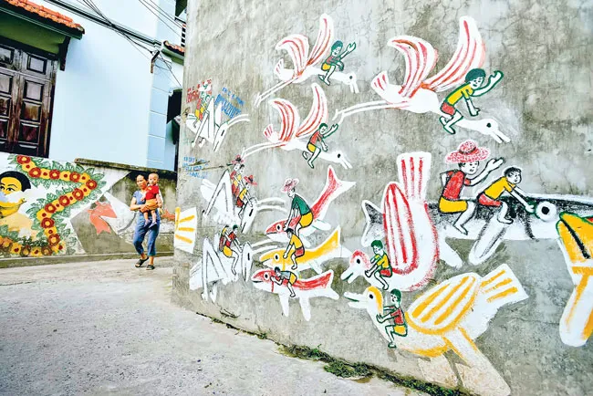 Cụ ông 94 tuổi làm đẹp ngõ nhỏ ảnh 5